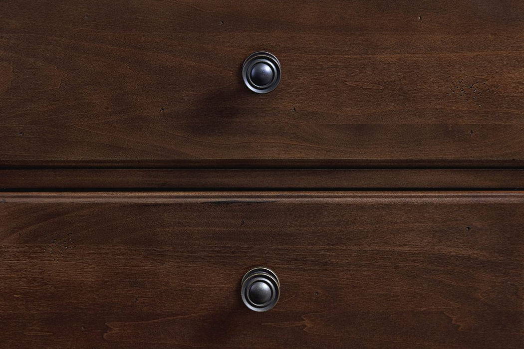 Vaughan Bassett Vista 8-Drawer Dresser in Warm Cherry